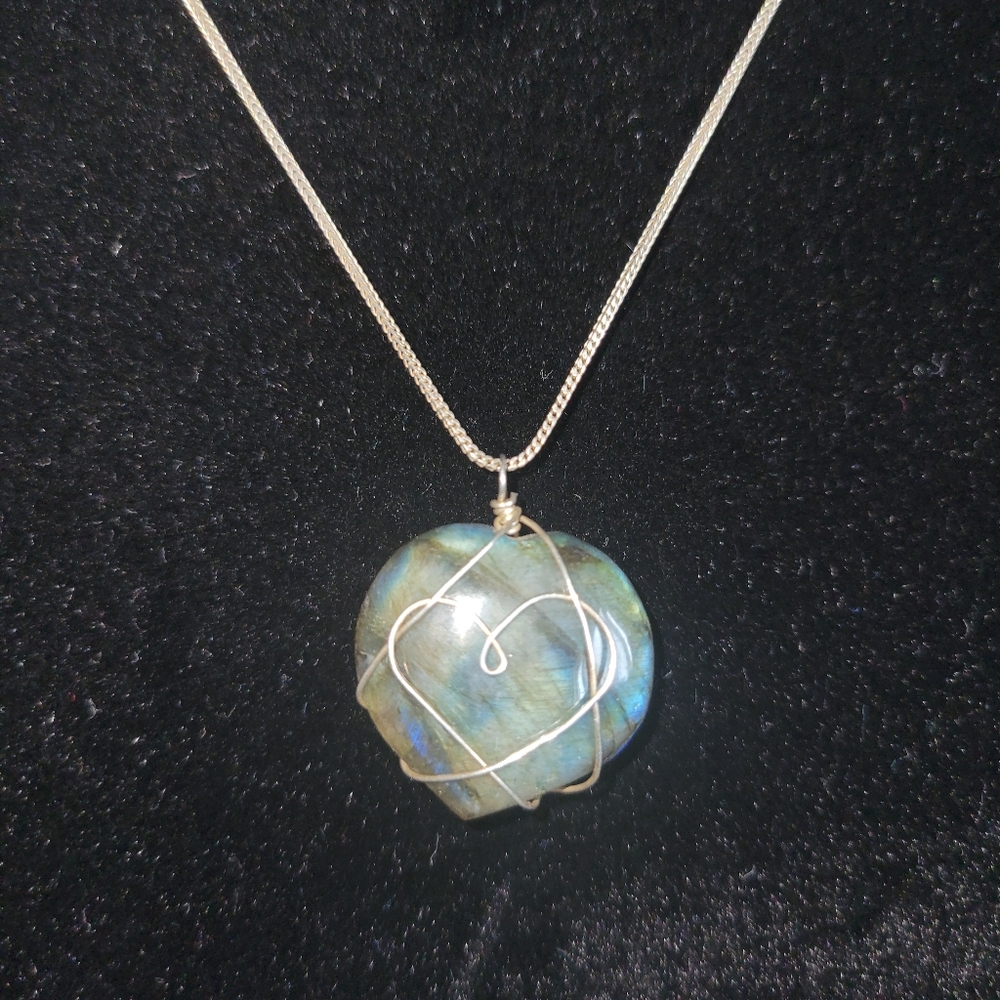 Elegant Wire-Wrapped Blue Pendant Necklace